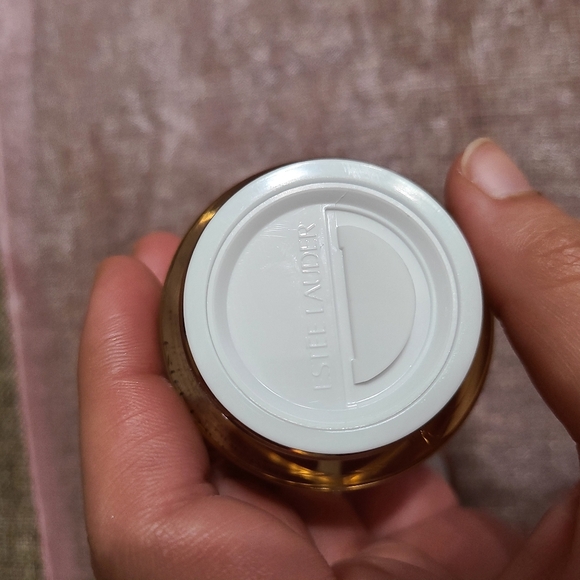 Estee Lauder Mixed Revitalizing Eye Creams Lip Liner Lip Stick and Mascara Set - Picture 5 of 16